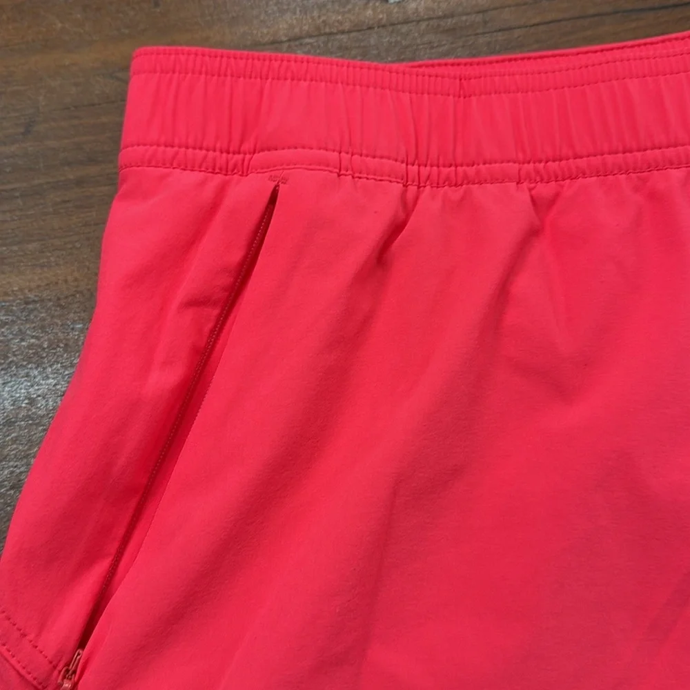 Women's Fair Harbour Shorts Size Large Coral Built in Biker Short Nylon Blend‎